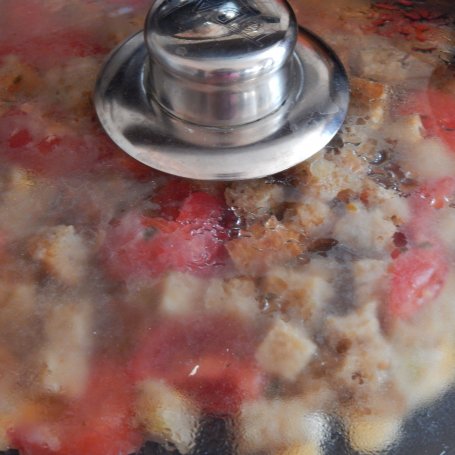 Krok 5 - Omlet chlebowy z pomidorami i ziołami foto