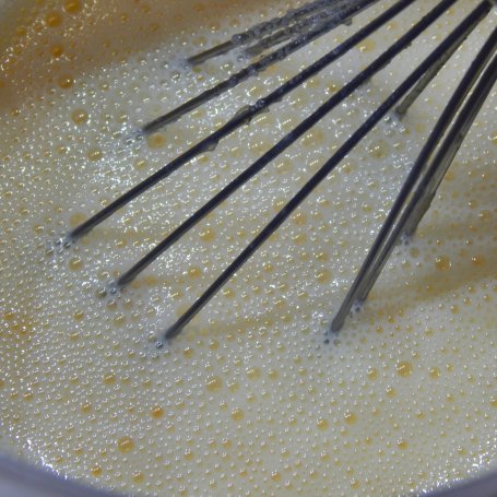 Krok 1 - Omlet / grzybek z mlekiem kokosowym i mąką kukurydzianą foto