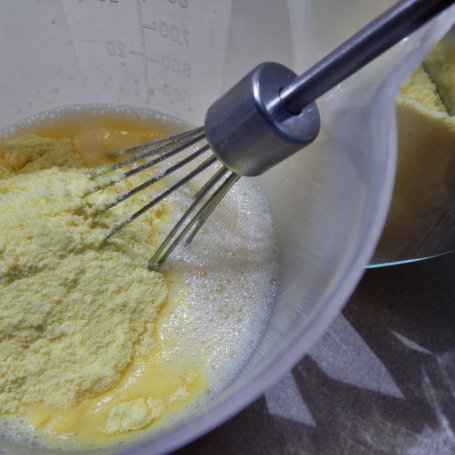 Krok 2 - Omlet / grzybek z mlekiem kokosowym i mąką kukurydzianą foto