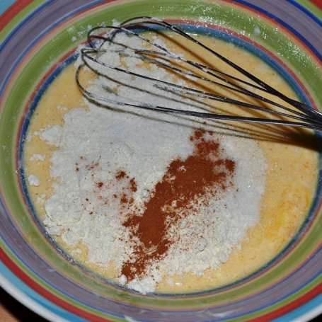 Krok 2 - Omlet na słodko z kaszą manną foto