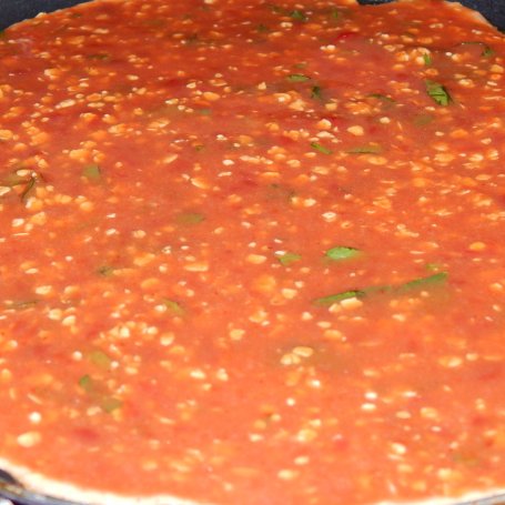 Krok 6 - Omlet pomidorowy z lubczykiem i chili foto