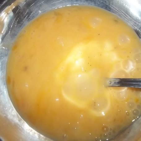 Krok 4 - Omlet z cukinią i cebulą foto