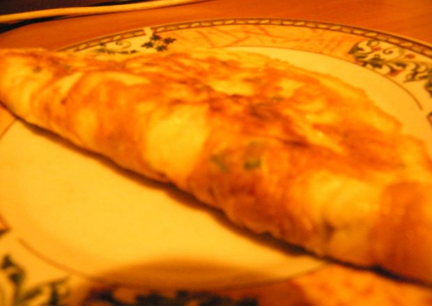 Fotografia przedstawiająca omlet z dwóch jaj