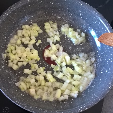 Krok 1 - Omlet z jarmużem, gorgonzolą i kiełkami brokuła foto