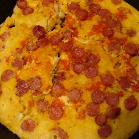 Krok 5 - Omlet z kabanosami i pomidorami foto