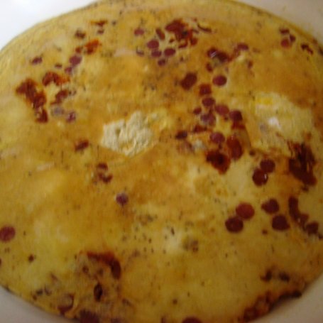 Krok 5 - Omlet z kabanosem i serem żółtym  foto
