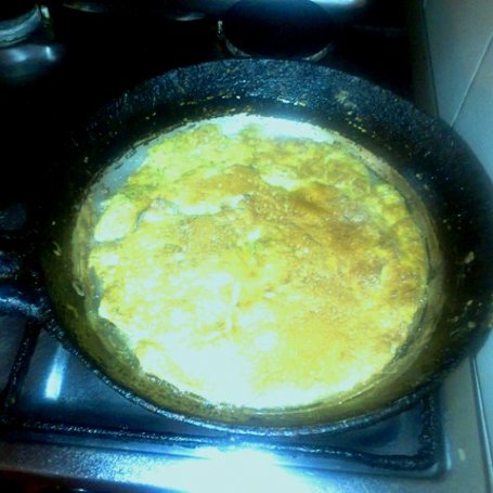 Krok 2 - Omlet z kiełbaską i warzywami foto
