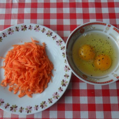 Krok 1 - Omlet z marchewką foto