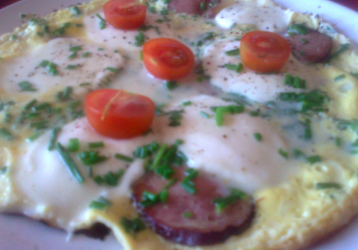 omlet z mozzarellą i szczypiorkiem foto