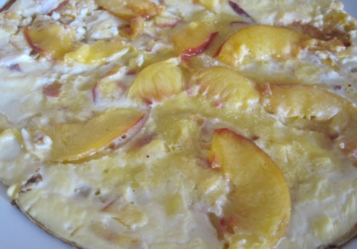 omlet z nektarynkami foto