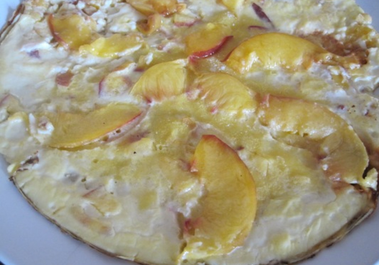 omlet z nektarynkami foto