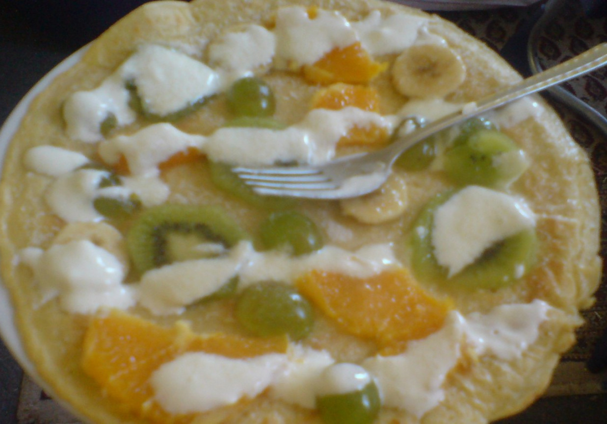 omlet z owocami foto