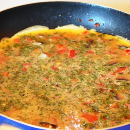 Krok 3 - Omlet z papryką i pieczarkami ( dieta) foto