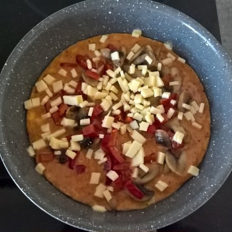 Krok 4 - Omlet z pieczarkami i papryką foto