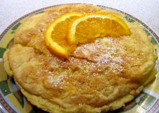 Fotografia przedstawiająca Omlet z pomarańczą