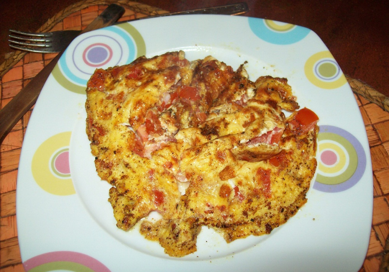 Omlet z pomidorami i szynką foto