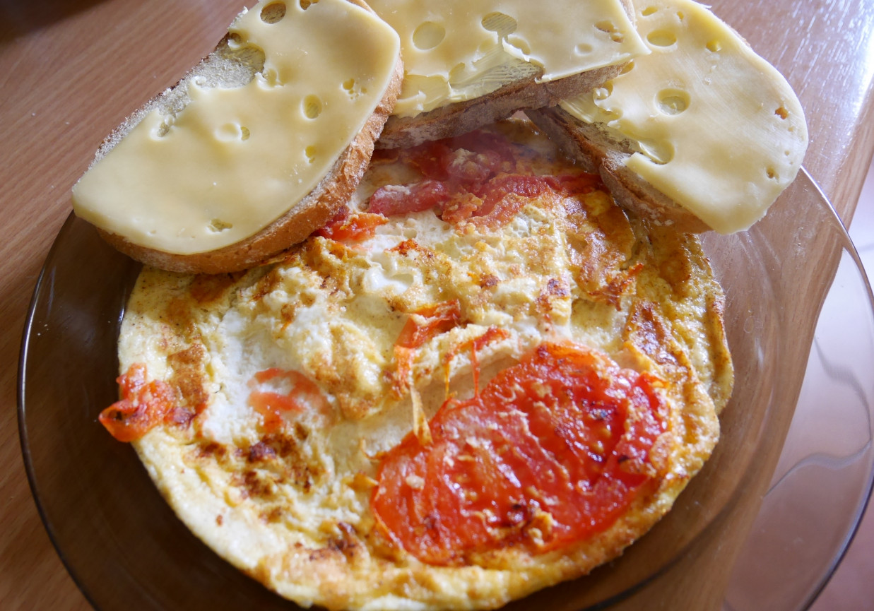 Omlet z pomidorami foto