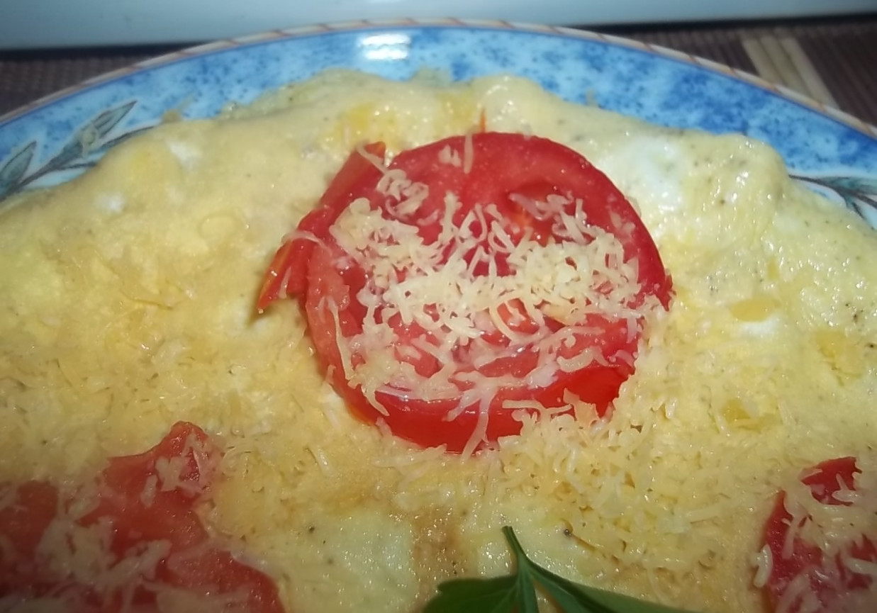 Omlet z pomidorem i serem foto