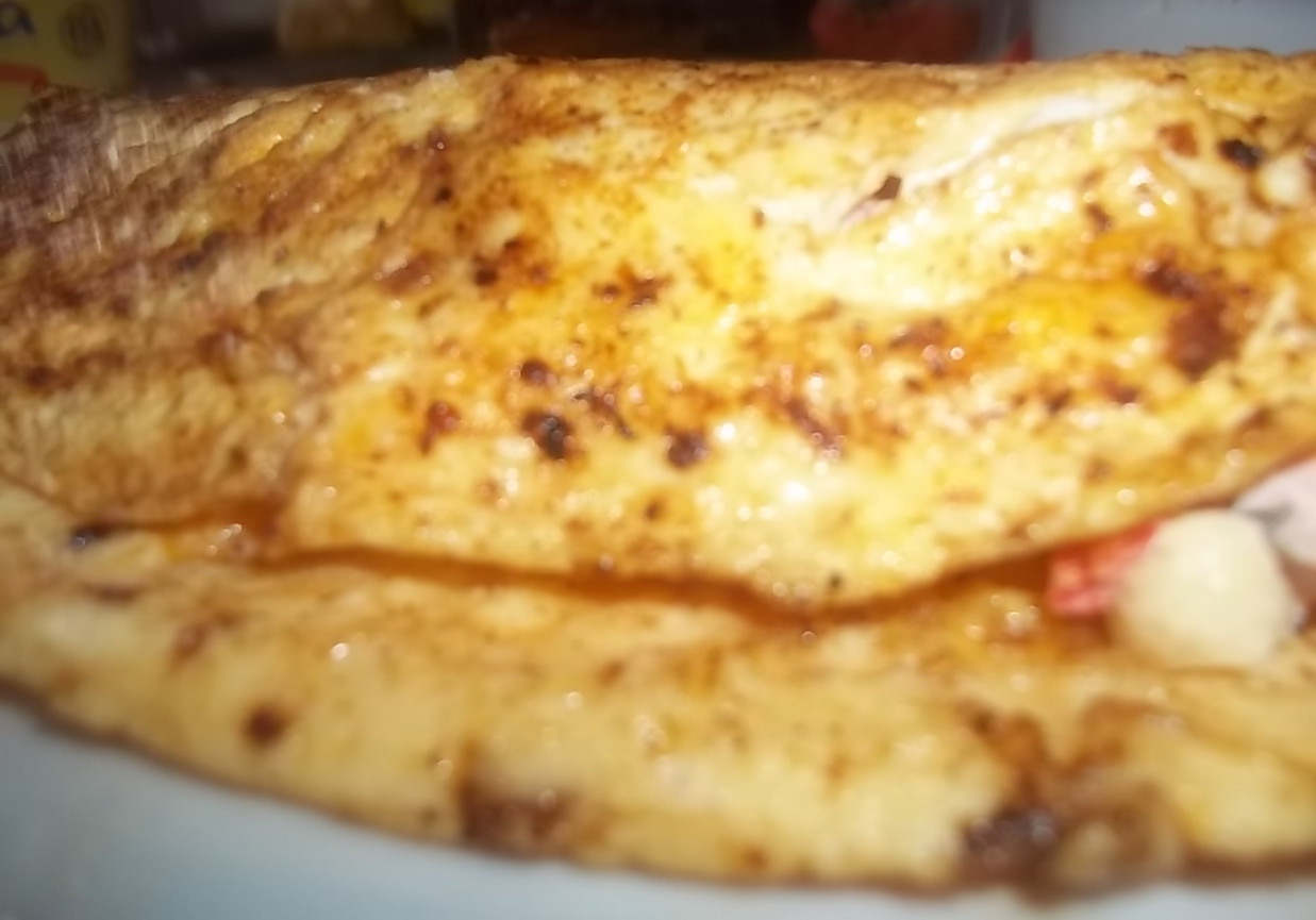 Omlet z sałatką foto