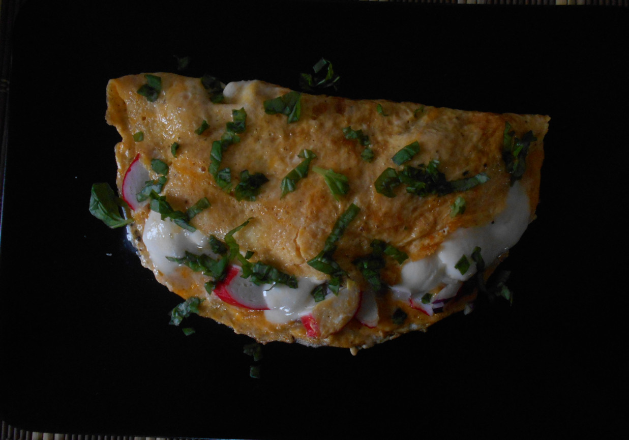 Omlet z surimi i mozzarellą foto