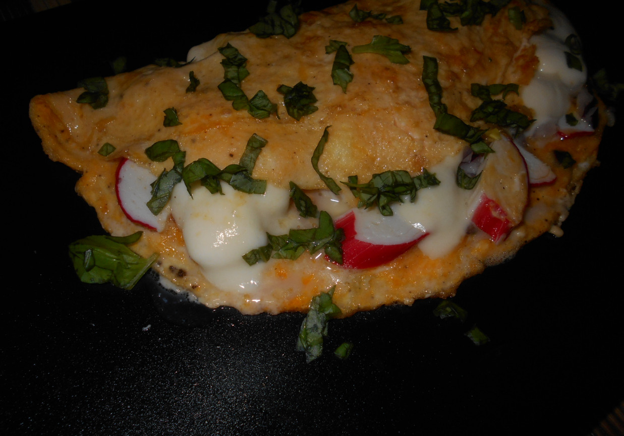 Omlet z surimi i mozzarellą foto