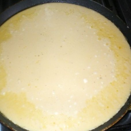 Krok 1 - Omlet z szynką i groszkiem foto