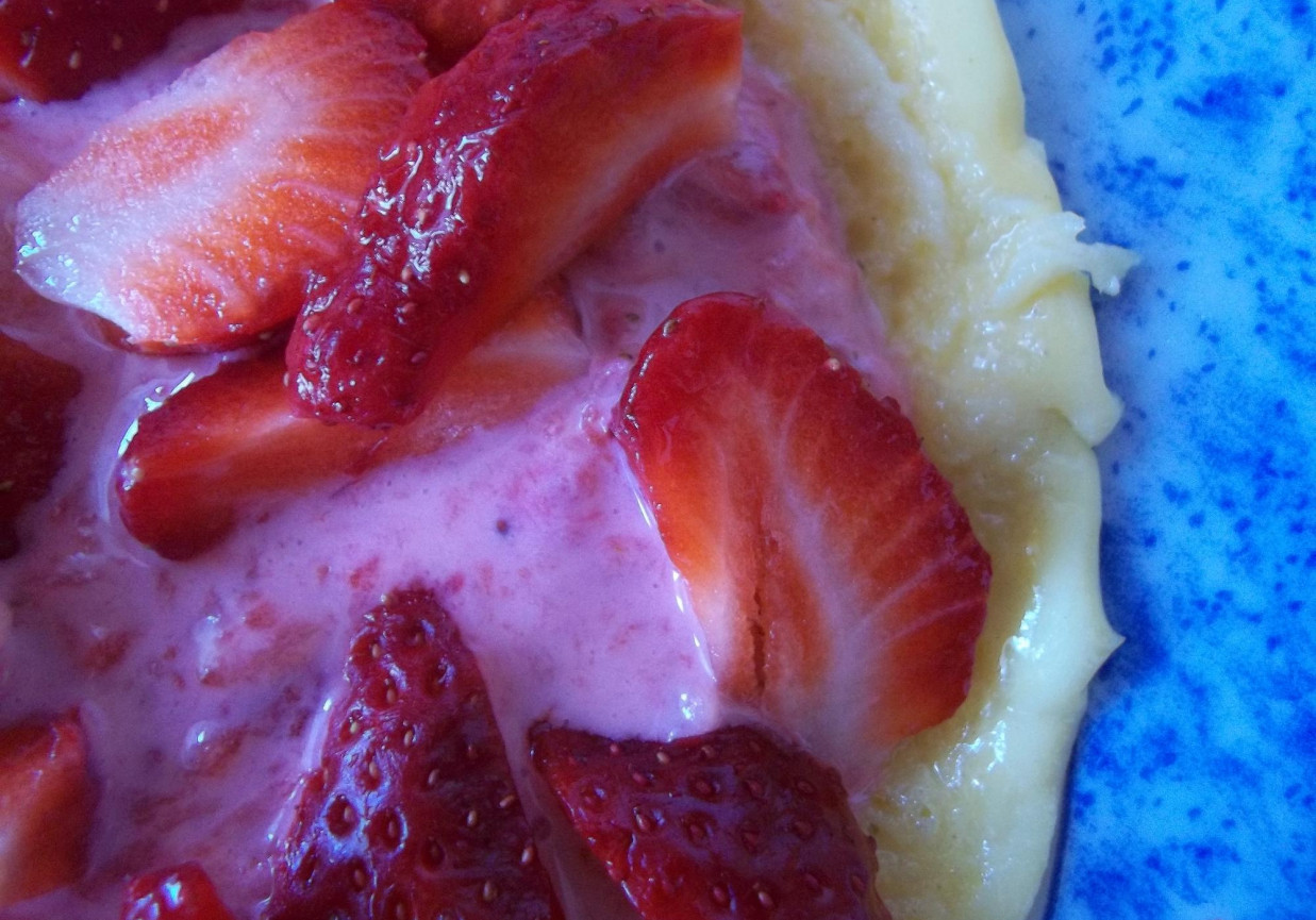 Omlet z truskawkami foto