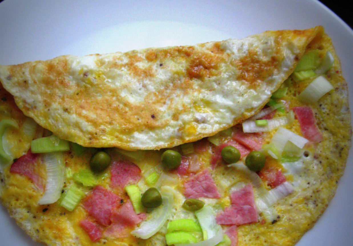 Omlet z zielonym groszkiem foto