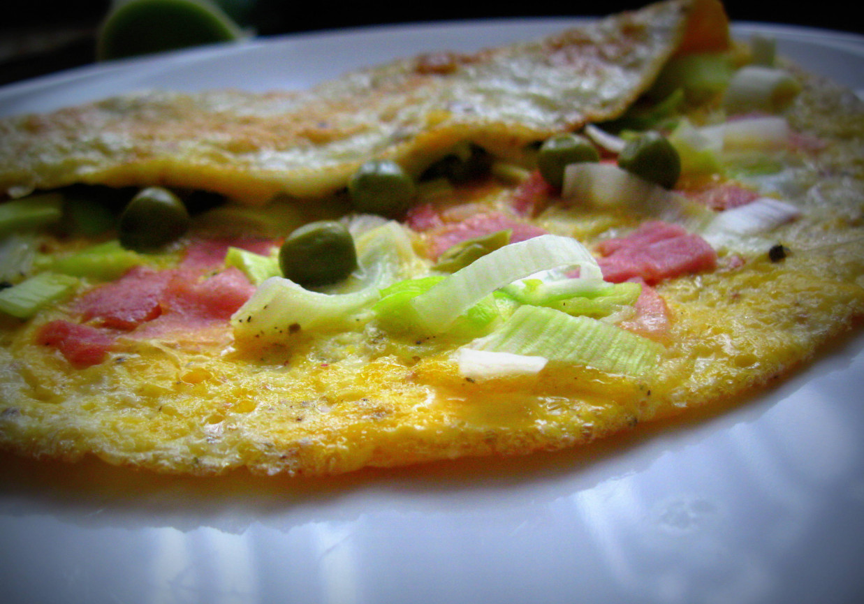 Omlet z zielonym groszkiem foto