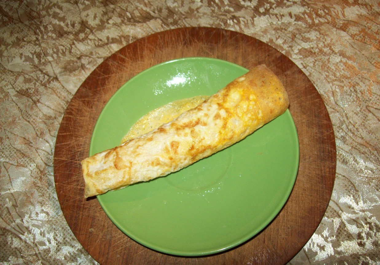 Omlet z żółtym serem foto