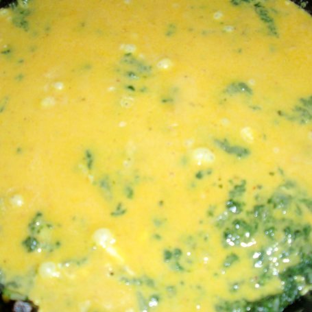 Krok 7 - Omlet ze  szpinakiem foto