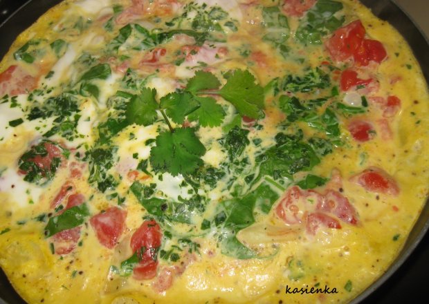 Fotografia przedstawiająca Omlet ziemniaczany z pomidorami