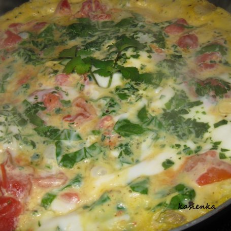 Krok 10 - Omlet ziemniaczany z pomidorami foto