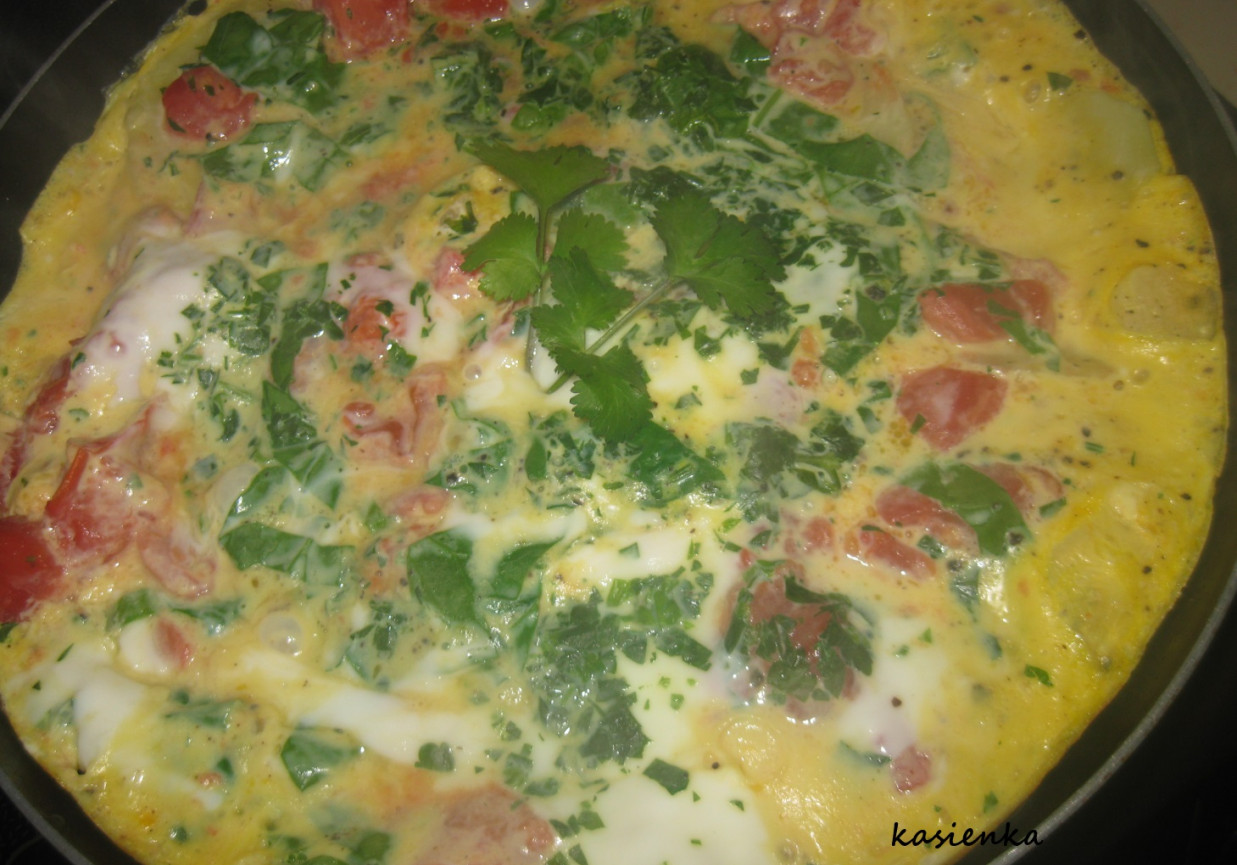 Omlet ziemniaczany z pomidorami foto