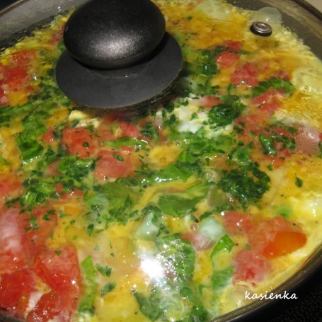 Krok 9 - Omlet ziemniaczany z pomidorami foto
