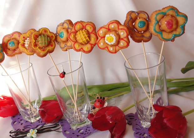 Fotografia przedstawiająca Oponki rumowe - kwiatki