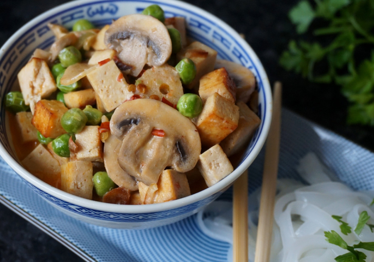 Orientalne tofu z warzywami foto