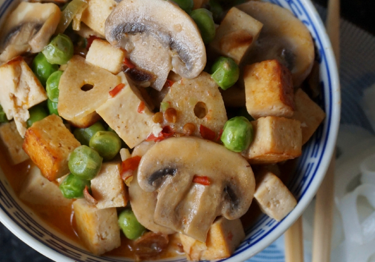 Orientalne tofu z warzywami foto