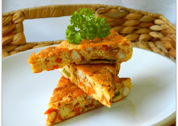 Fotografia przedstawiająca Orientalny omlet z kurczakiem