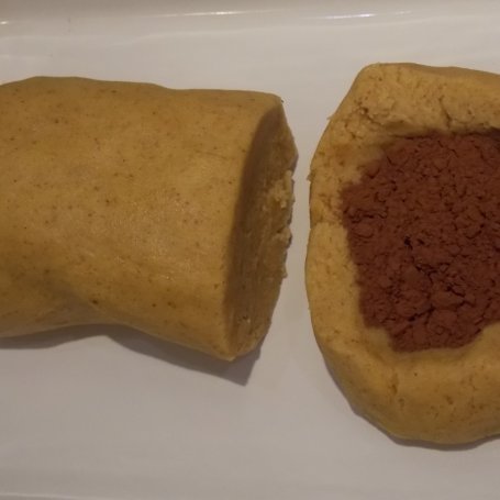 Krok 2 - Orzechowa szarlotka z migdałową bezą foto