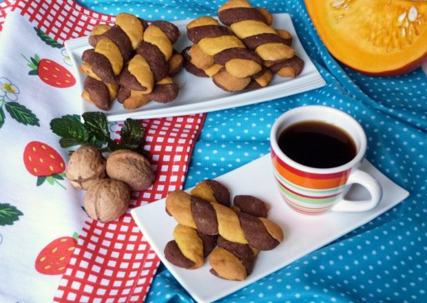 Fotografia przedstawiająca Orzechowo-kakaowe ciasteczka kręcone