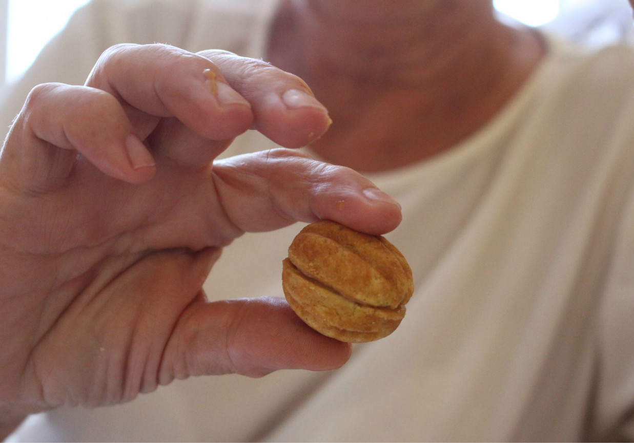 Orzeszki z karmelem mojej babci foto