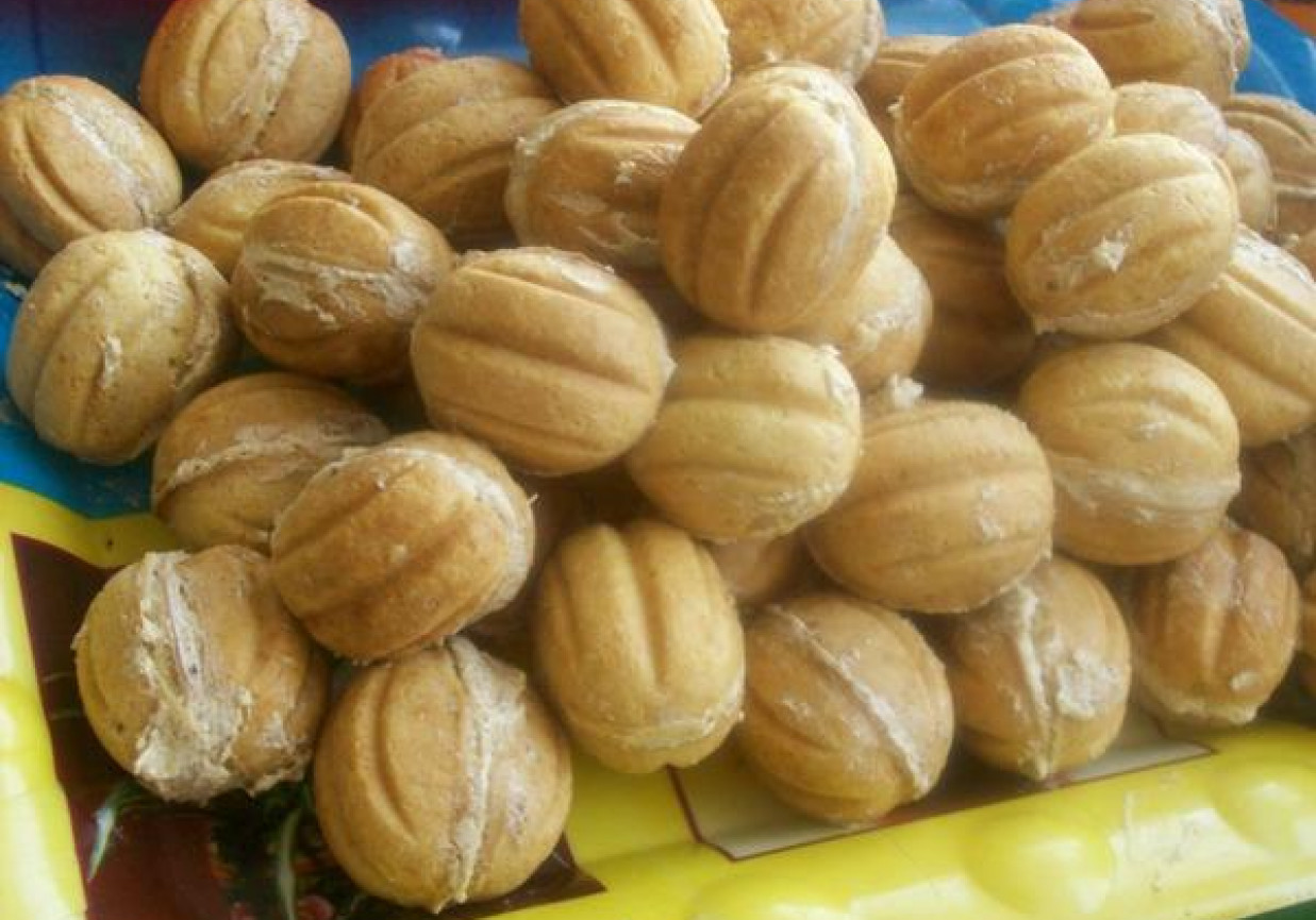 Orzeszki   z masą  orzechową foto