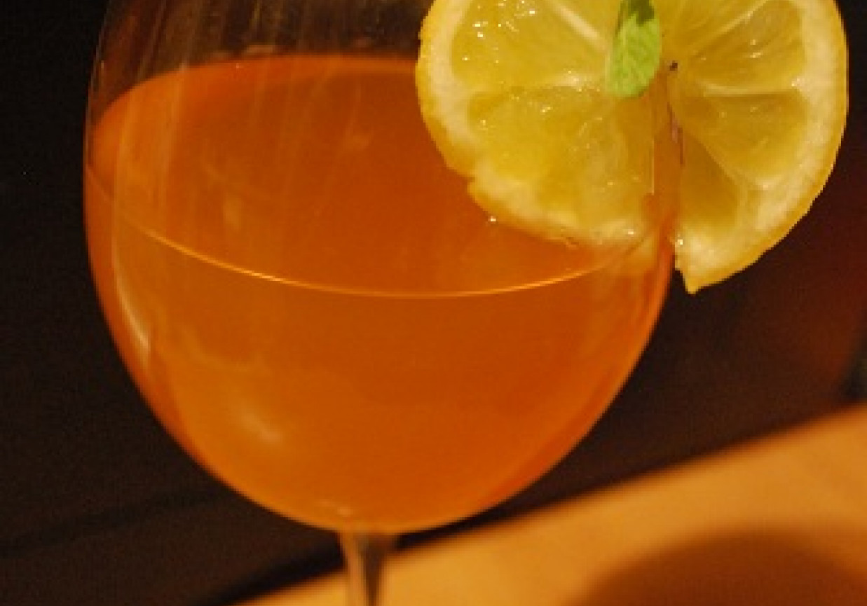Orzeźwiający sok jabłkowy foto