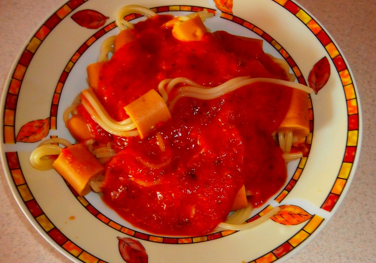 "Ośmiorniczki" z makaronu spaghetti i z parówek. DoradcaSmaku.pl