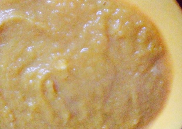Fotografia przedstawiająca Ostra zupa krem z dynii z mozzarella