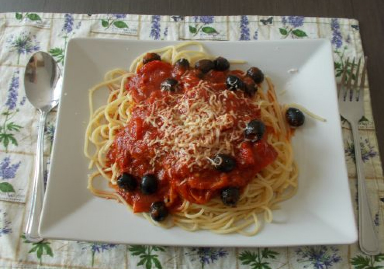 Ostre wegetarianskie spaghetti foto