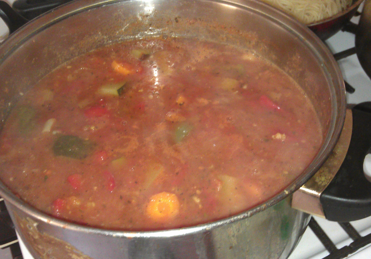 ostry sos pomidorowy na zimę foto