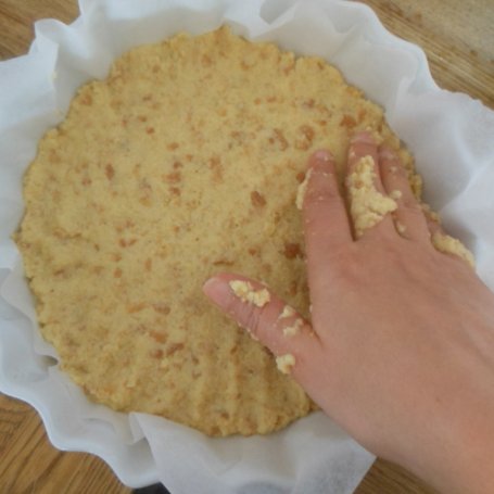 Krok 3 - Oszukana pizza z czerstwego chleba foto