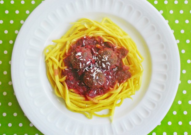 Fotografia przedstawiająca Oszukane spaghetti z klopsikami